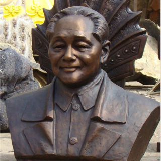 近代伟人邓小平半身胸像