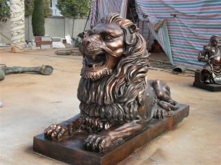 铜狮子雕塑厂家西洋爬狮