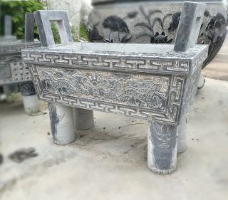 寺庙两耳四足鼎香炉鼎
