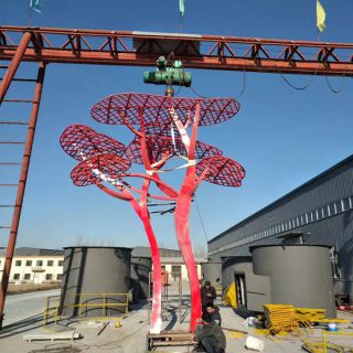 不锈钢雕塑的清洁及装饰效果介绍