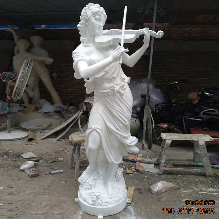 拉小提琴的西方美女_玻璃钢仿石人物雕塑