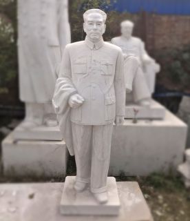 行走的周恩来总理像