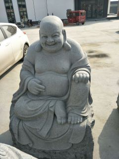 寺庙里的石雕佛像及布局
