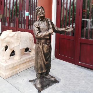 中国雕塑家作品在乌克兰基辅揭幕
