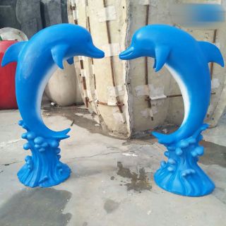 常见的玻璃钢动物雕塑的象征意义