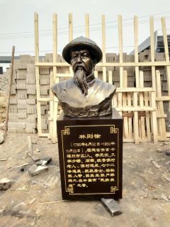 玻璃钢人物雕塑惹人喜爱的原因