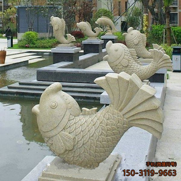 砂岩雕刻喷水鱼雕塑