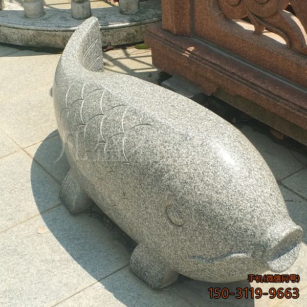 多种材质的石雕鱼