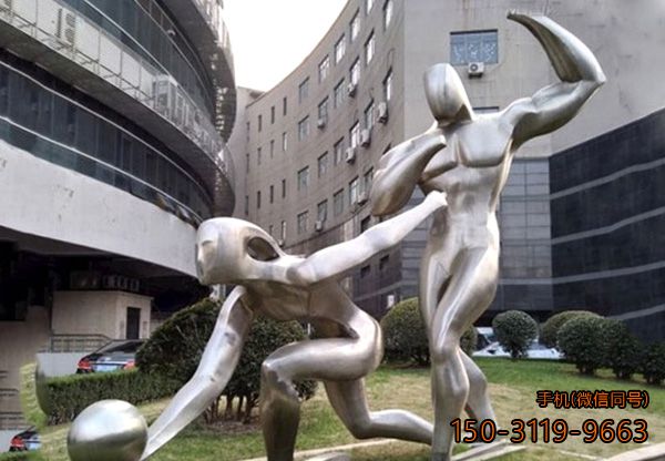 打保龄球的抽象男女雕塑