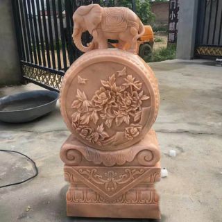 晚霞红抱鼓石门墩