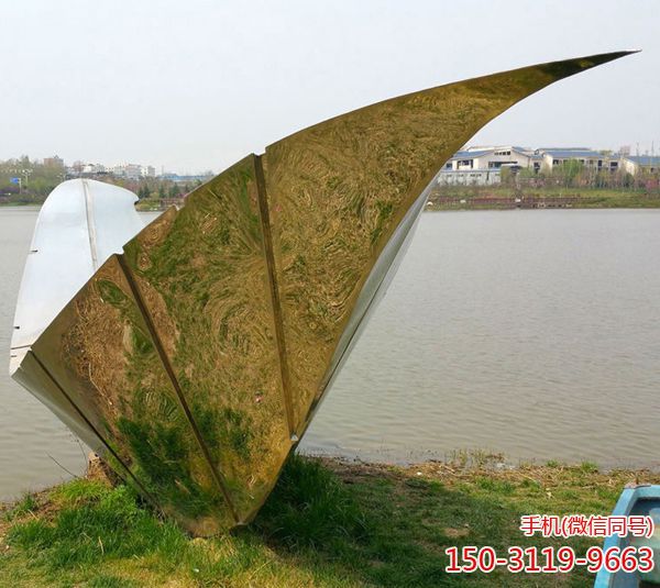 《搁浅》不锈钢水景景观船雕塑