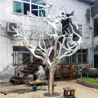 不锈钢镜面抛光雕塑的制作