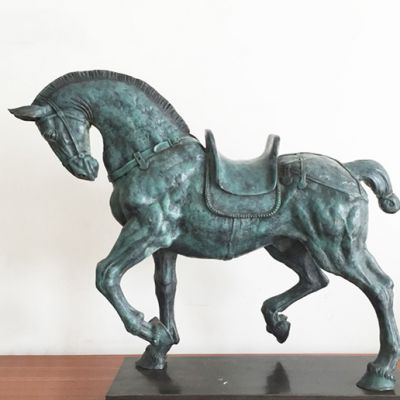 铜雕马踏飞燕雕塑厂胜利之马