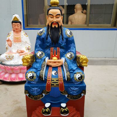 玻璃钢雕塑的装饰性非常好