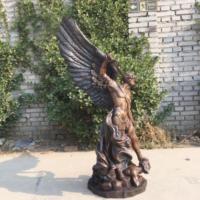 中西方人物雕塑的差异