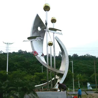 校园不锈钢雕塑有着不可替代的作用