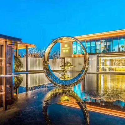为什么大型雕塑大多采用不锈钢制作