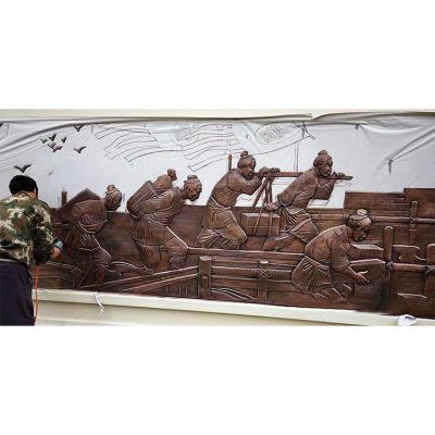 古代劳动人物铜浮雕