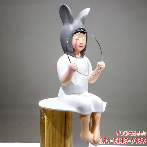 卡通雕塑人物 兔耳朵小女孩