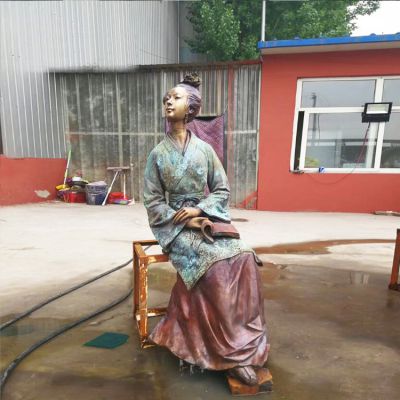 彩绘铜雕仕女