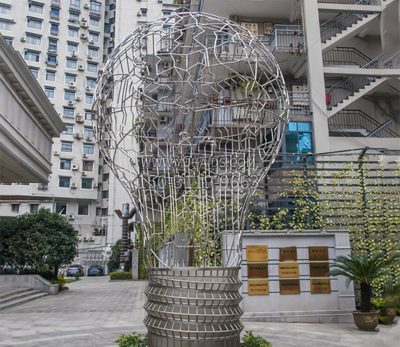 不锈钢灯泡雕塑