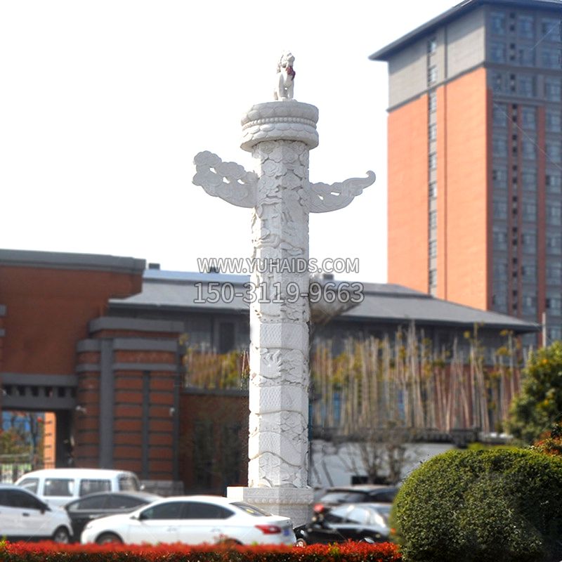 中国传统华表柱雕塑