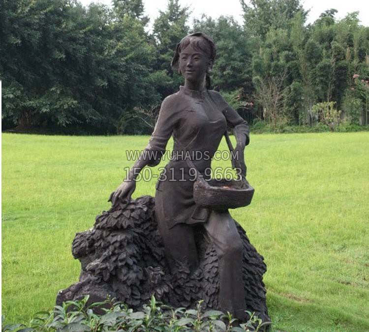 铸铜采茶姑娘雕塑