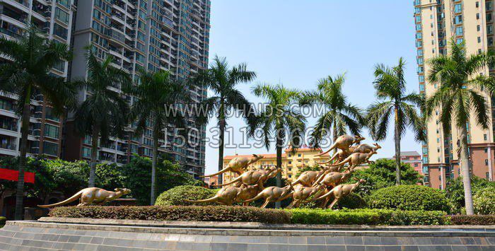 小区奔跑的袋鼠景观铜雕雕塑