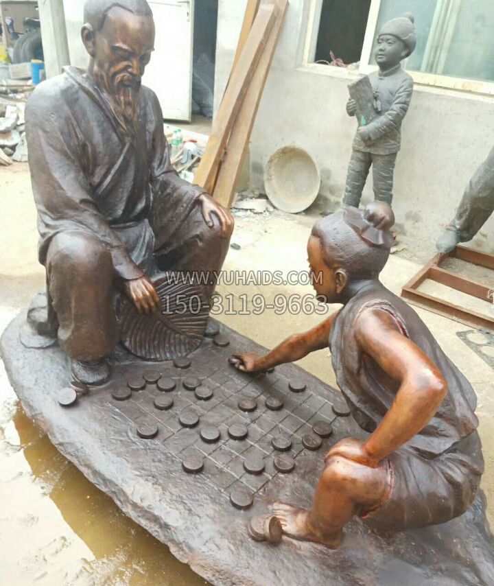 铜雕庭院下棋老人雕塑
