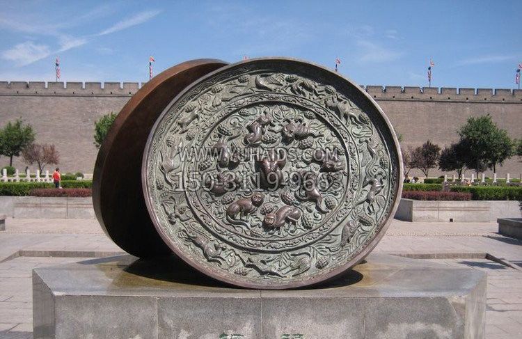 铜雕铜镜公园景观雕塑