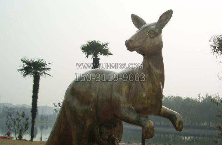 公园大袋鼠动物铜雕雕塑