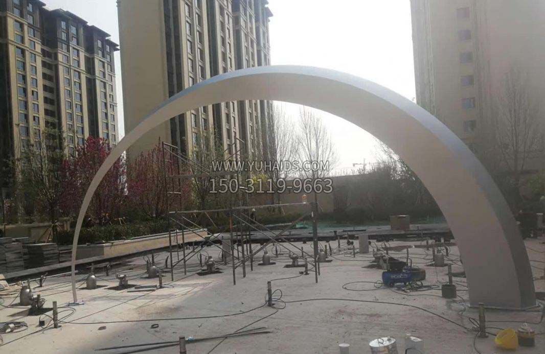 不锈钢小区抽象镜面雕塑 不锈钢小区抽象镜面雕塑