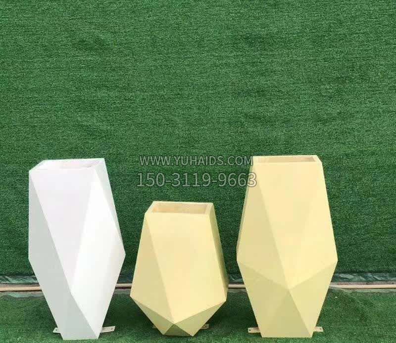 不锈钢切面菱形景观雕塑