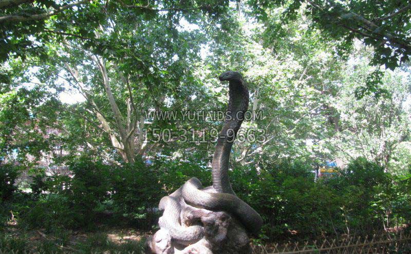 公园蛇景观铜雕雕塑