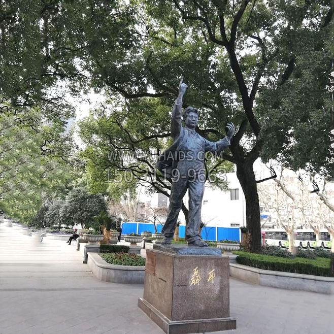 城市街道名人雕塑著名音乐节聂耳铜雕像