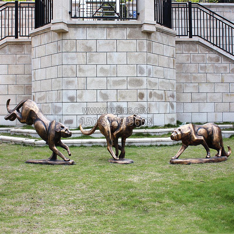仿铜金钱豹抽象玻璃钢雕塑-公园园林草坪动物摆件