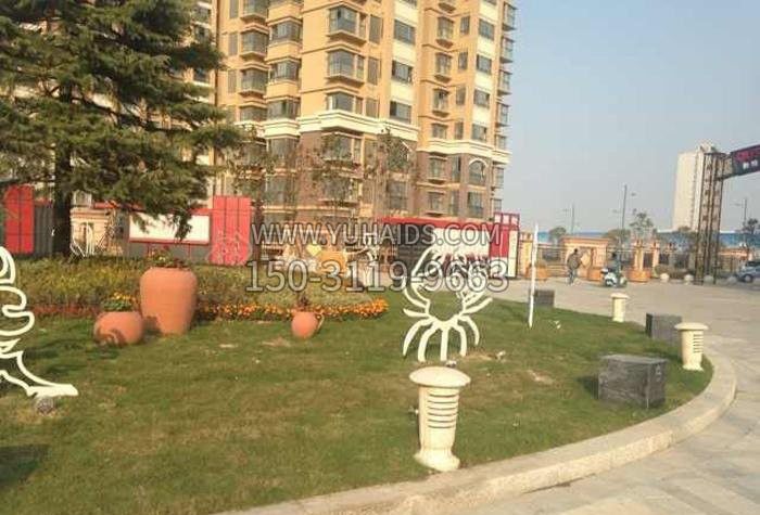 不锈钢小区抽象螃蟹雕塑