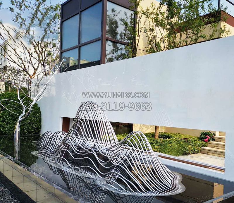 不锈钢镂空假山雕塑1