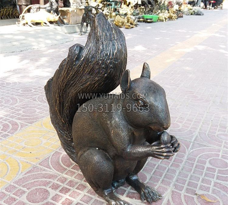 公园铜雕松鼠雕塑
