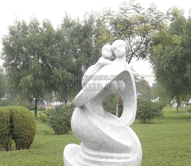 公园抽象母子雕塑