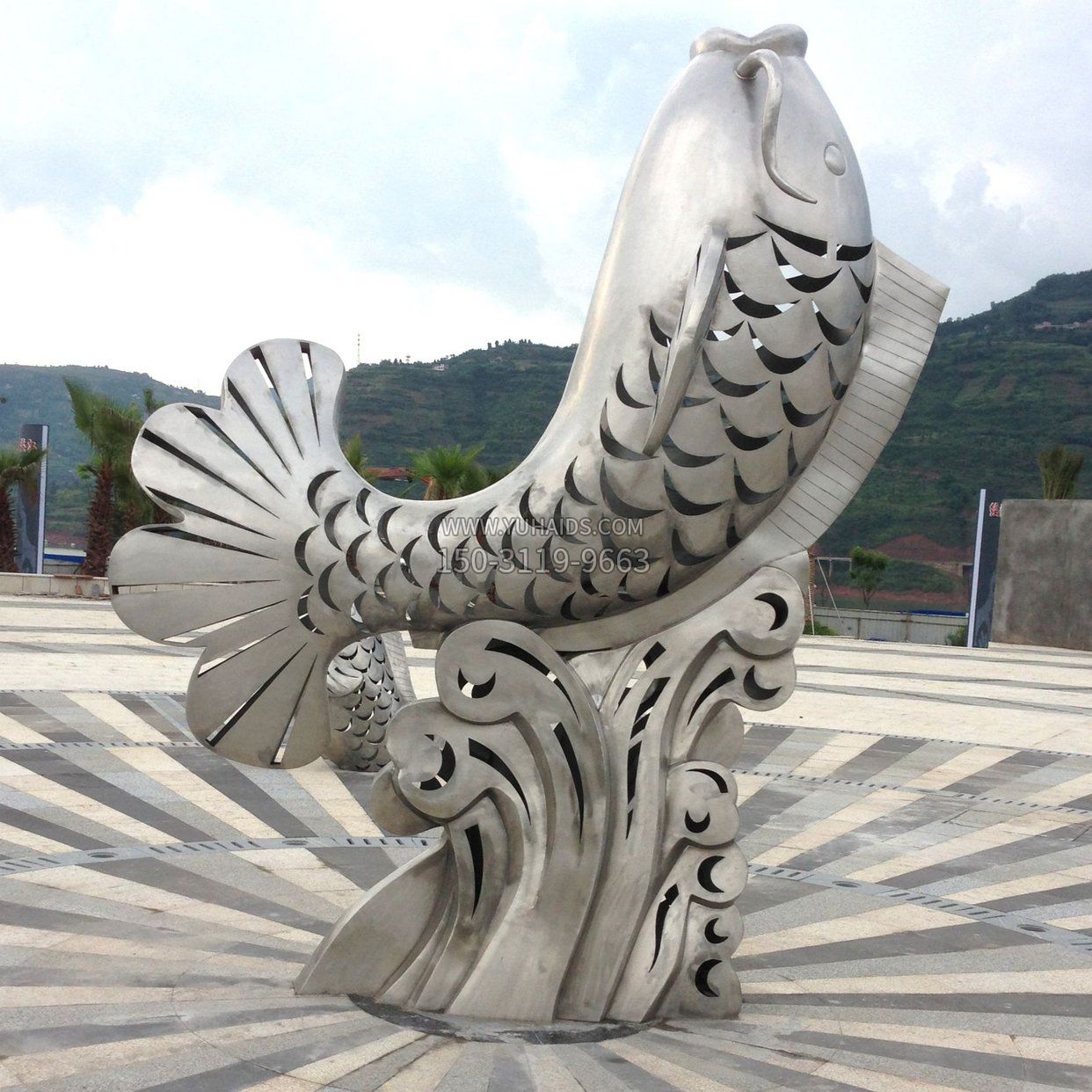 不锈钢“鱼”园林水景喷泉动物景观雕塑