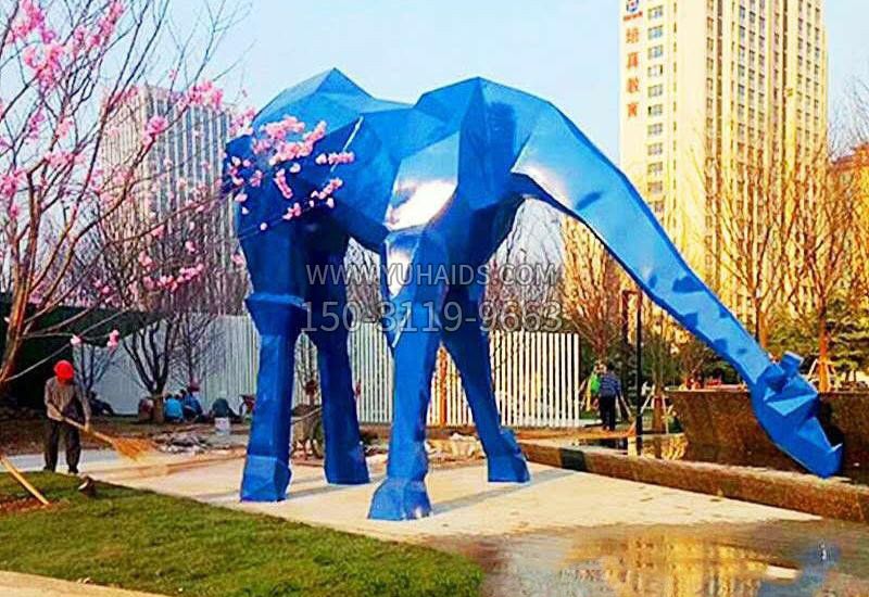 不锈钢彩色大型几何长颈鹿雕塑