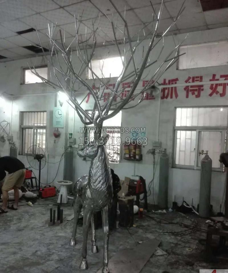 不锈钢抽象叉角鹿雕塑
