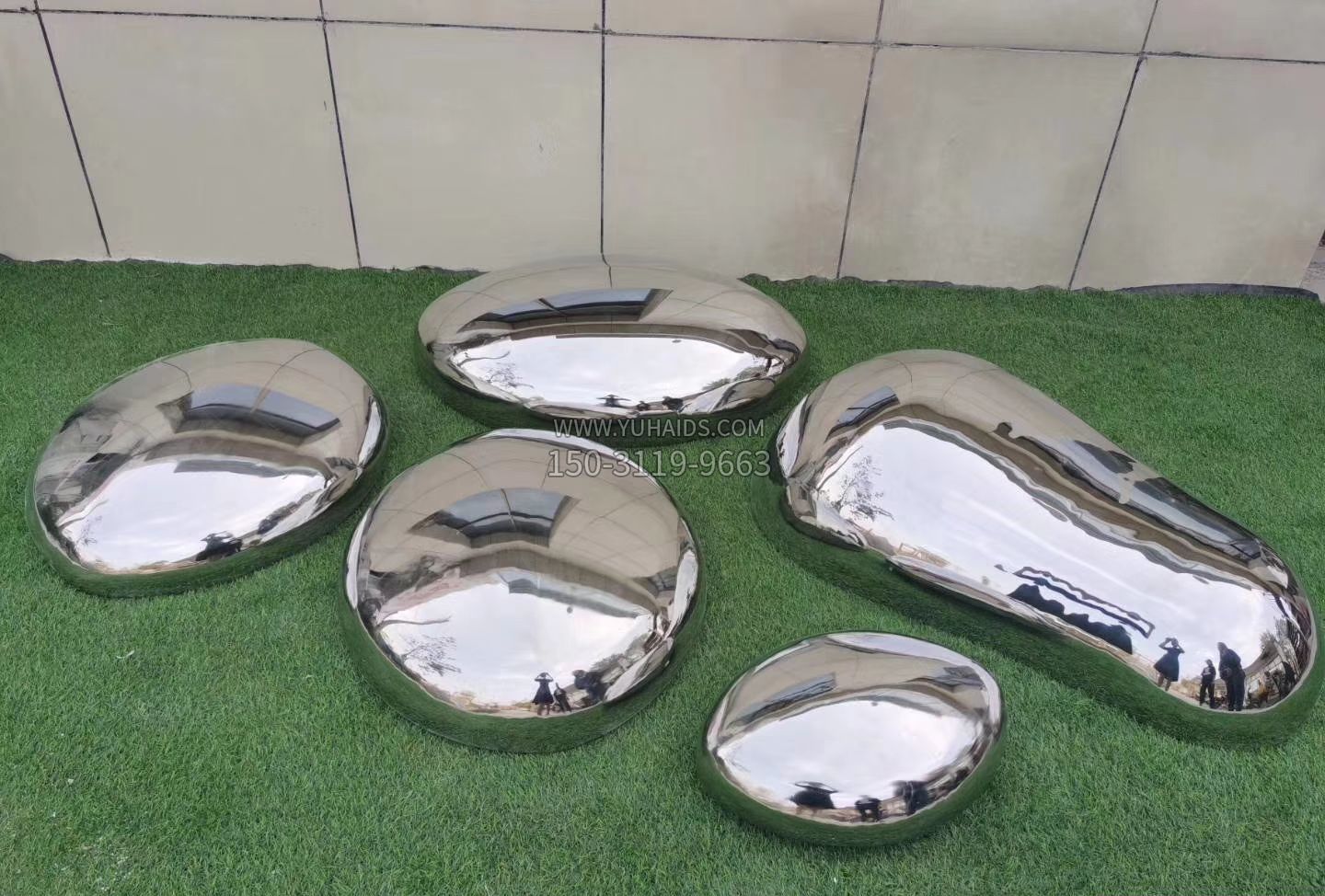 不锈钢抽象鹅卵石雕塑