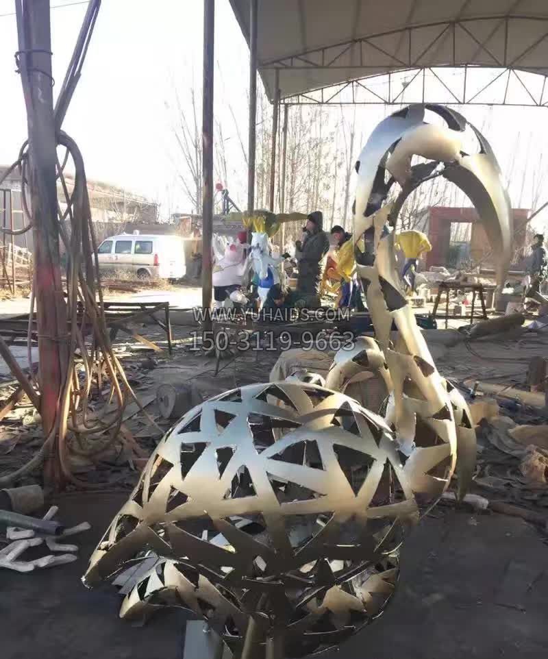 不锈钢园林镂空天鹅雕塑
