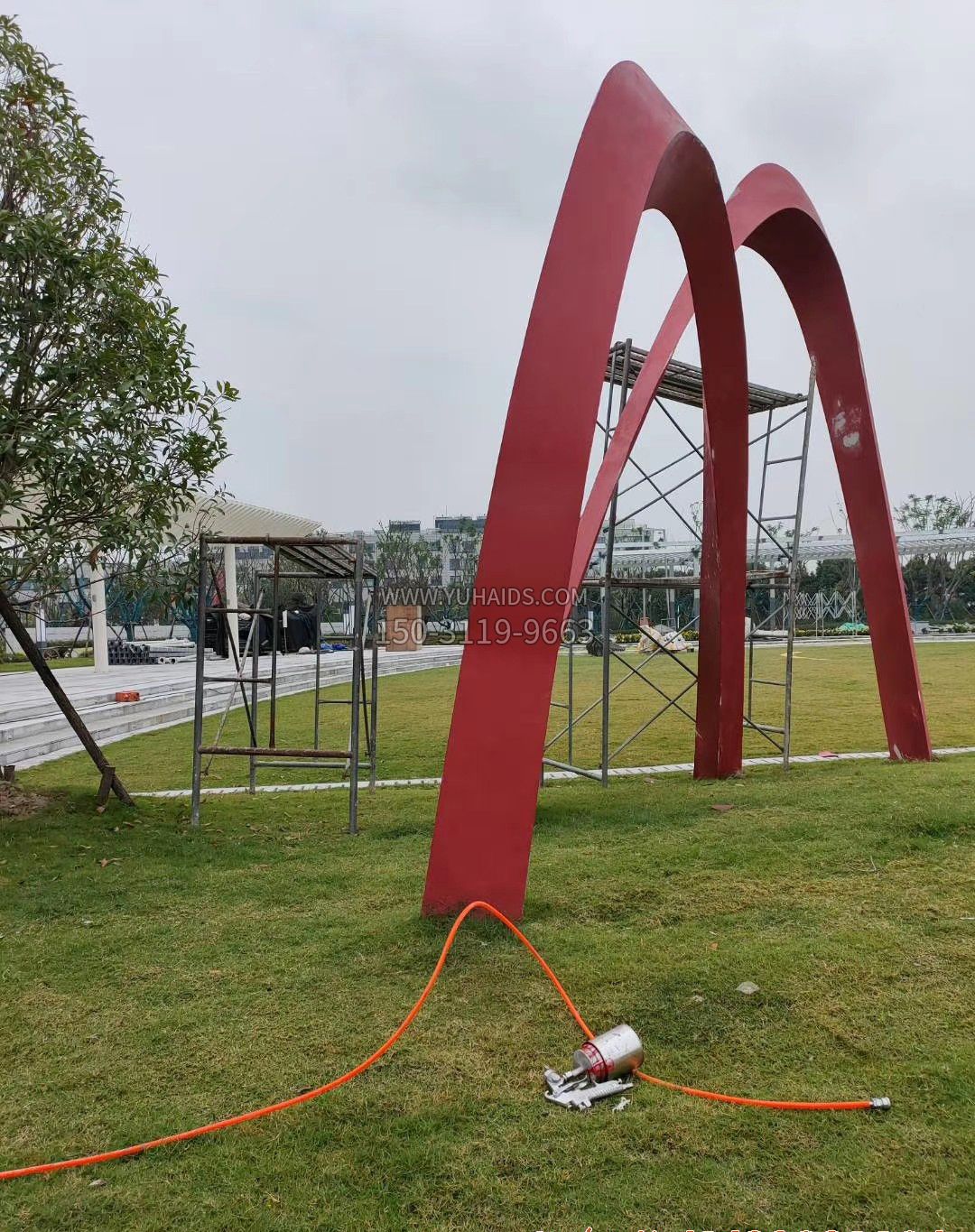 不锈钢字母大门景观雕塑
