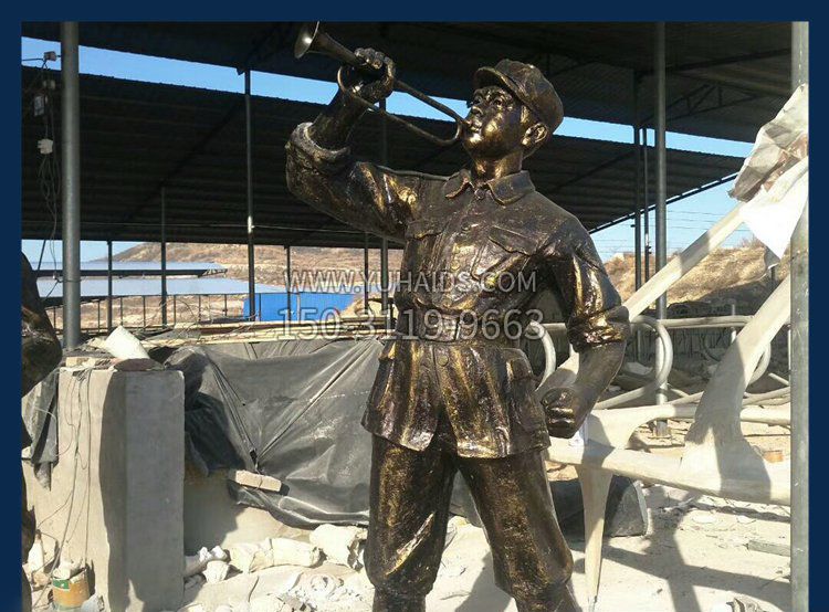 吹冲锋号的八路军铜雕雕塑