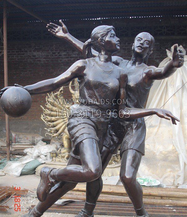 打篮球人物广场玻璃钢仿铜景观雕塑