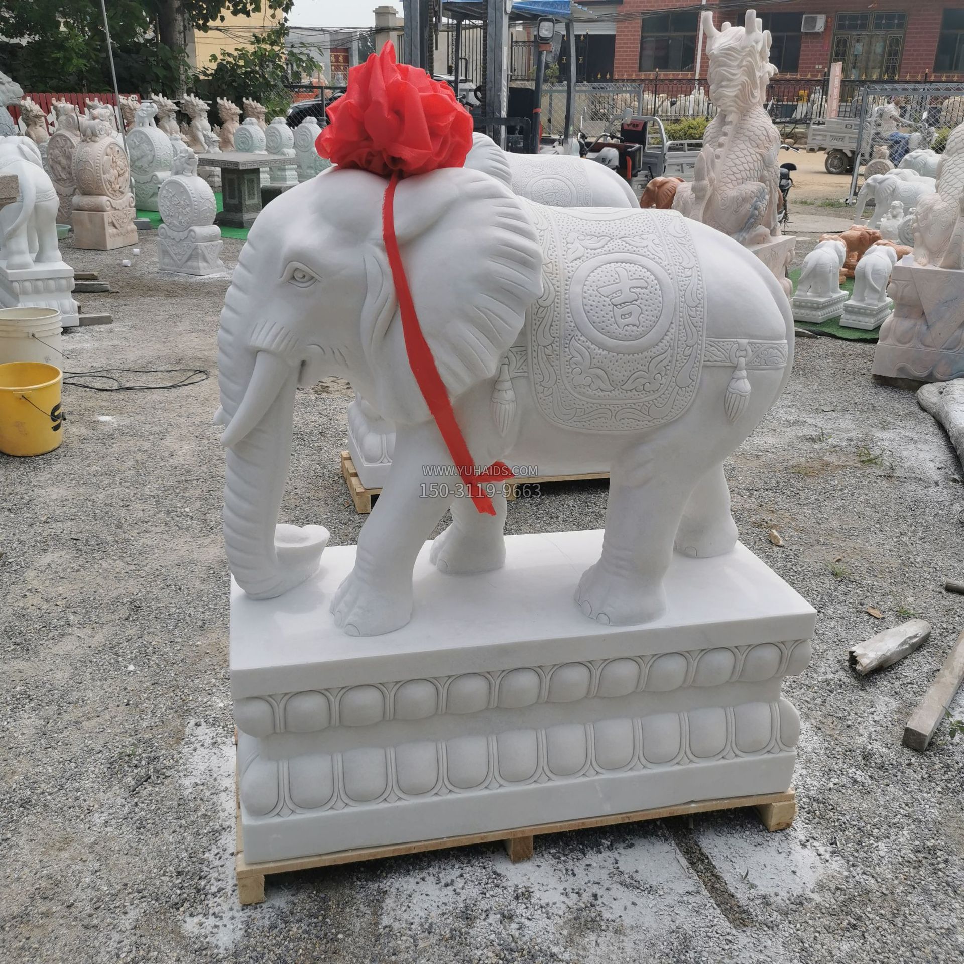 大象石雕卧姿雕塑