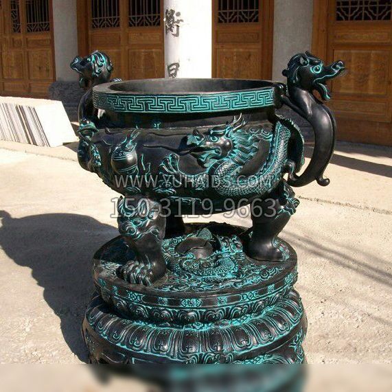 仿古龙纹鼎青铜器雕塑